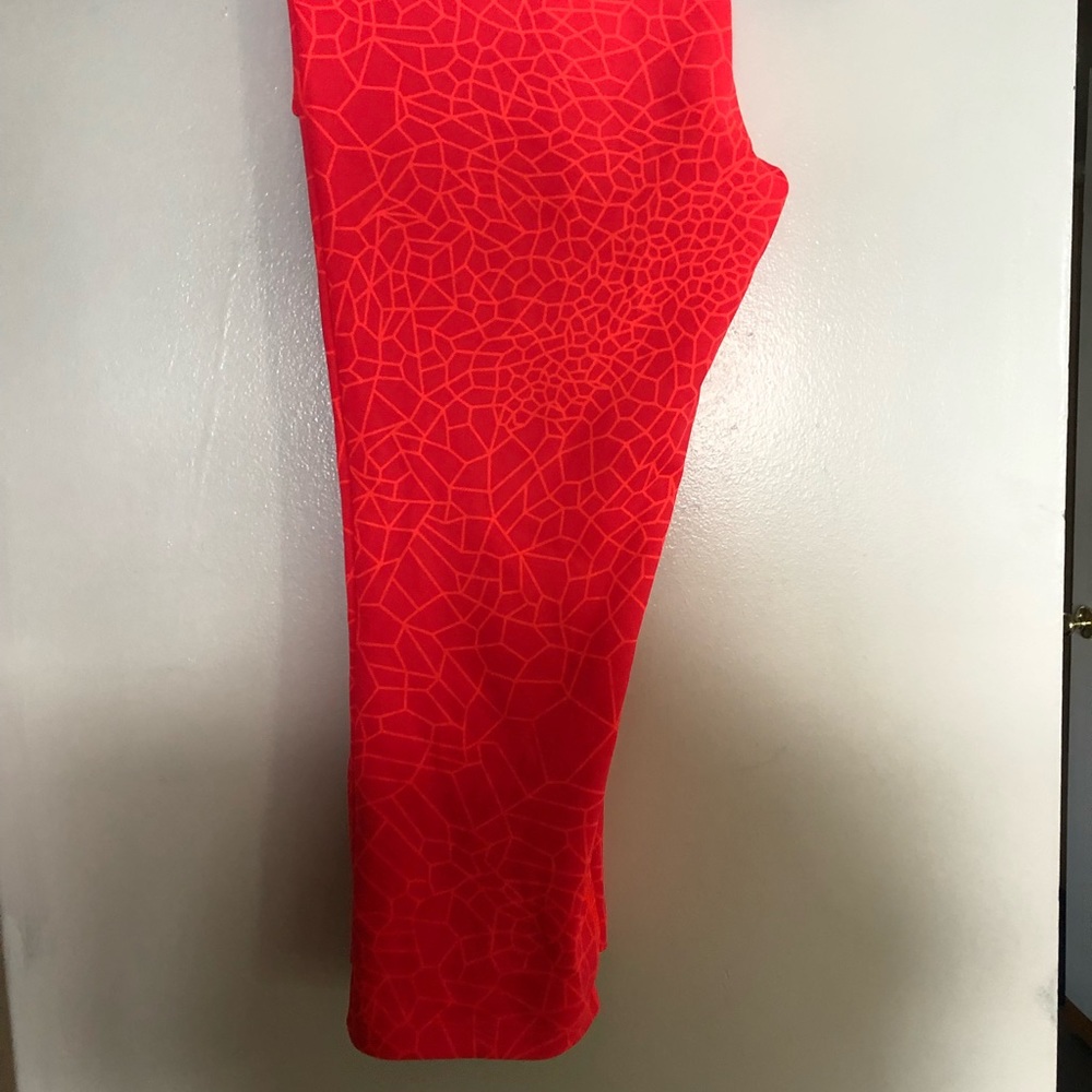 Medium sized new balance athletic leggings